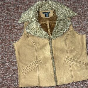 Révue suede zip up vest women’s chocolate brown western faux fur collar vest